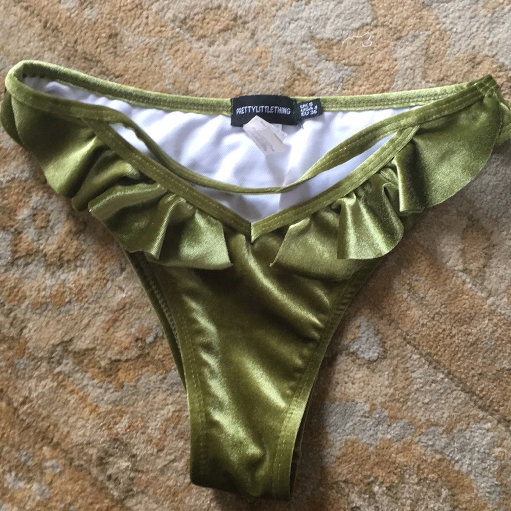 NEVER WORN BIKNI BOTTOM